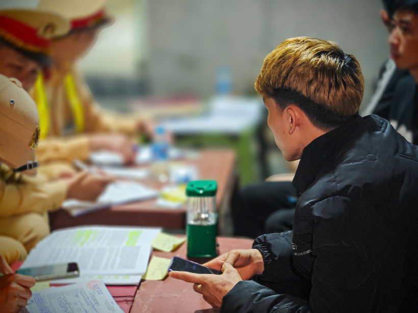 Các lỗi thường gặp như không đội mũ bảo hiểm, vượt đèn đỏ, đi ngược chiều,...