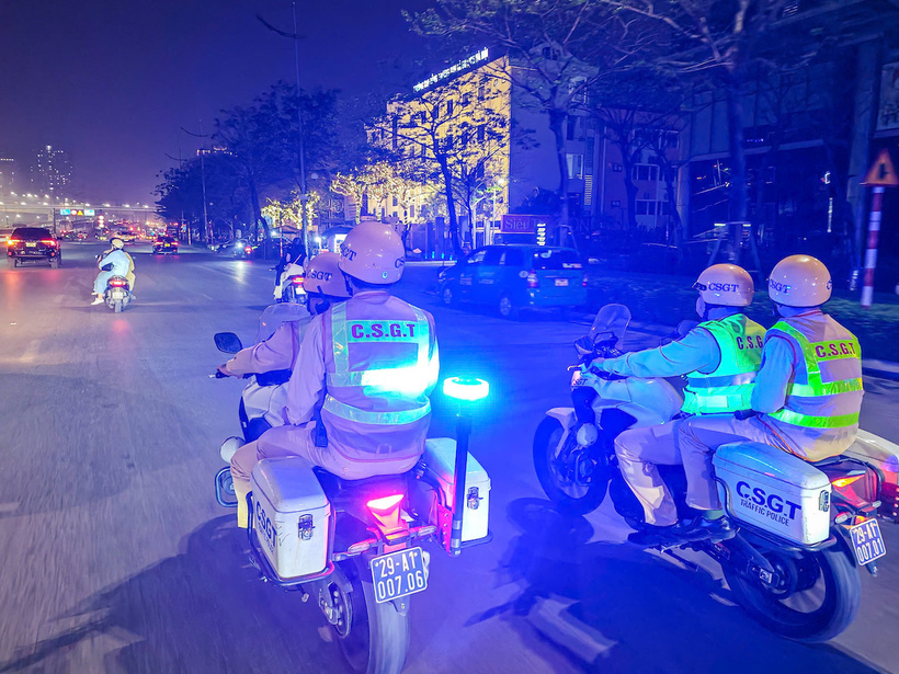 Các tổ công tác đồng loạt triển khai tại nhiều hướng trên địa bàn 3 quận Cầu Giấy, Nam Từ Liêm, Bắc Từ Liêm
