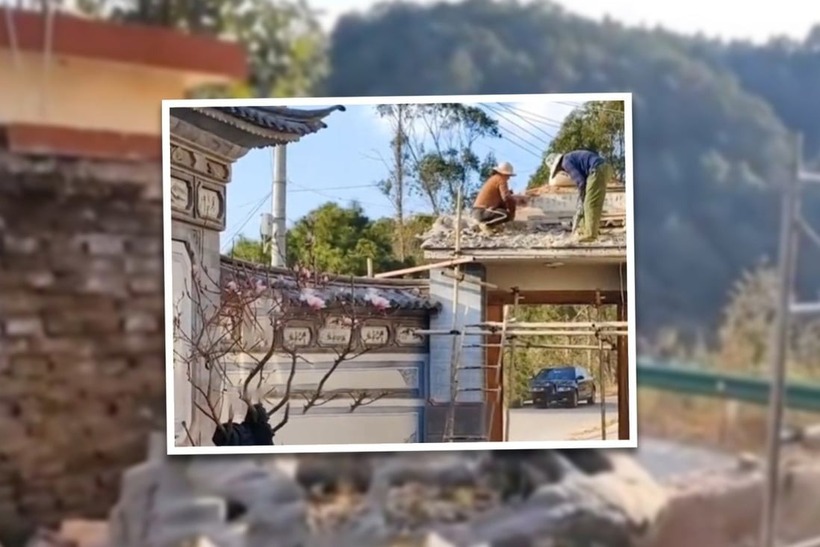 Hy vọng con sớm kết hôn, cha mẹ Trung Quốc chi tiền tỷ đổi hướng cổng nhà. Ảnh: Douyin.