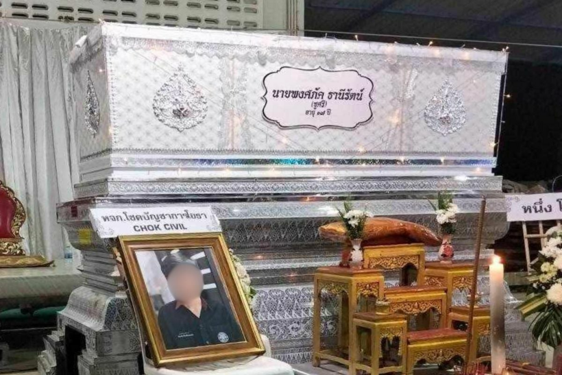Do nhầm lẫn thông tin, hai vợ chồng người Thái Lan đã tổ chức đám tang cho con trai trong khi người này vẫn còn sống và đang được điều trị tại một bệnh viện. Ảnh: Thethaiger