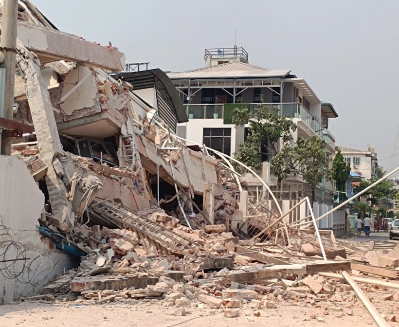 "Trận động đất này xảy ra ở một khu vực hầu như không có tòa nhà nào chống chịu được động đất và không đảm bảo quy định xây dựng", ông Amilcar Carrera-Cevallos - nhà nghiên cứu về động đất cho biết.