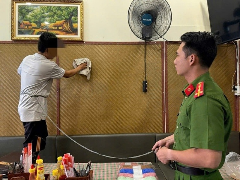 Công an yêu cầu Đ.M.Q khắc phục hậu quả. Ảnh: Người lao động