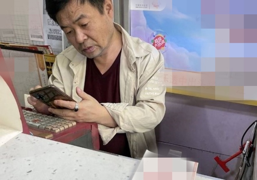 Bấm nhầm vé, khách chê, chủ đại lý tự mua rồi trúng độc đắc hơn 1 tỷ đồng. Ảnh: Sina