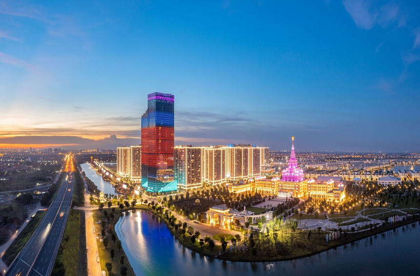 Vinhomes Ocean Park 1 - “Thỏi nam châm” thu hút khách tham quan khu vực lân cận, thúc đẩy thị trường giao thương sầm uất.