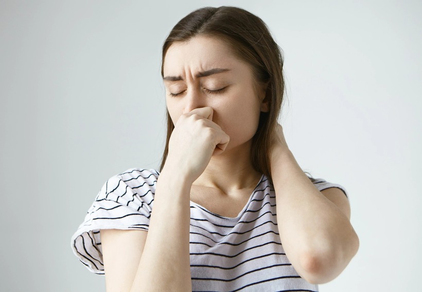Bệnh thận sẽ khiến hơi thở có mùi ammoniac, đặc biệt là vào buổi sáng, khiến hơi thở hôi.