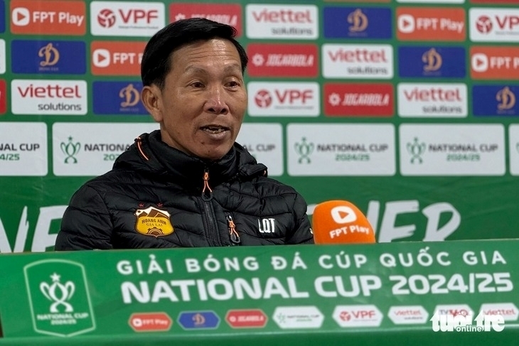 HLV trưởng Lê Quang Trãi của CLB Hoàng Anh Gia Lai (HAGL). Ảnh: Tuổi trẻ