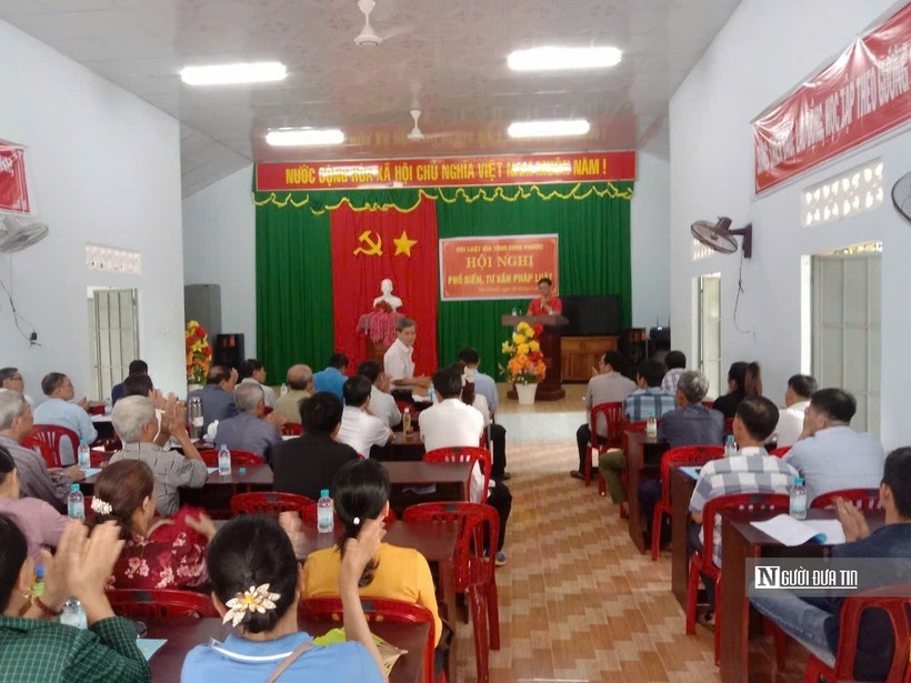 Tại buổi tư vấn có rất nhiều câu hỏi về lĩnh vực dân sự, hôn nhân – gia đình, lao động, đất đai được đặt ra nhờ các luật gia tư vấn.