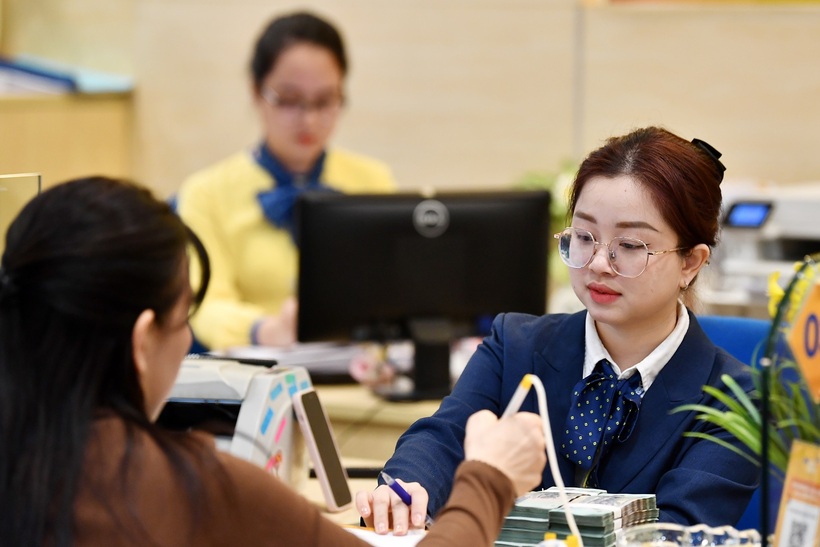 Ngân hàng thương mại đẩy mạnh điều chỉnh hạ lãi suất cho vay mua nhà đối với người trẻ