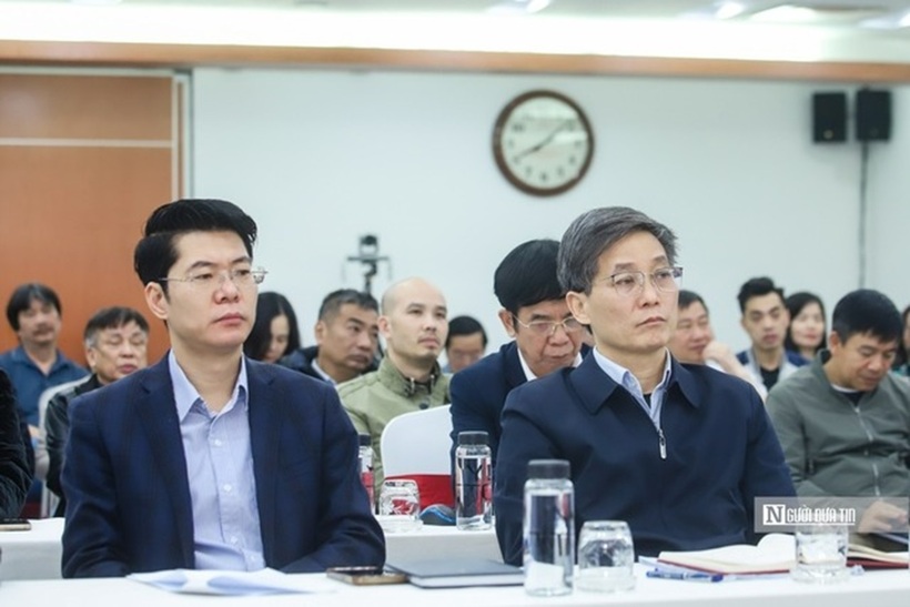Đồng chí Nguyễn Khánh Ngọc - Bí thư Đảng uỷ, Chủ tịch Hội Luật gia Việt Nam (thứ nhất, hàng đầu, từ phải sang) tại hội nghị.