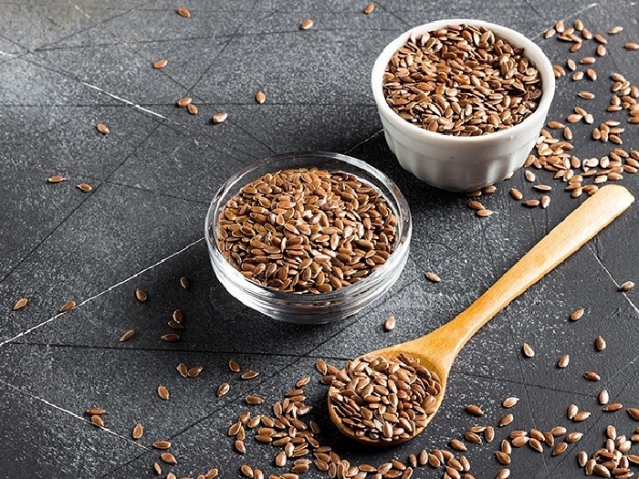 Thêm hạt lanh vào chế độ ăn uống của bạn có thể làm giảm nồng độ cholesterol.