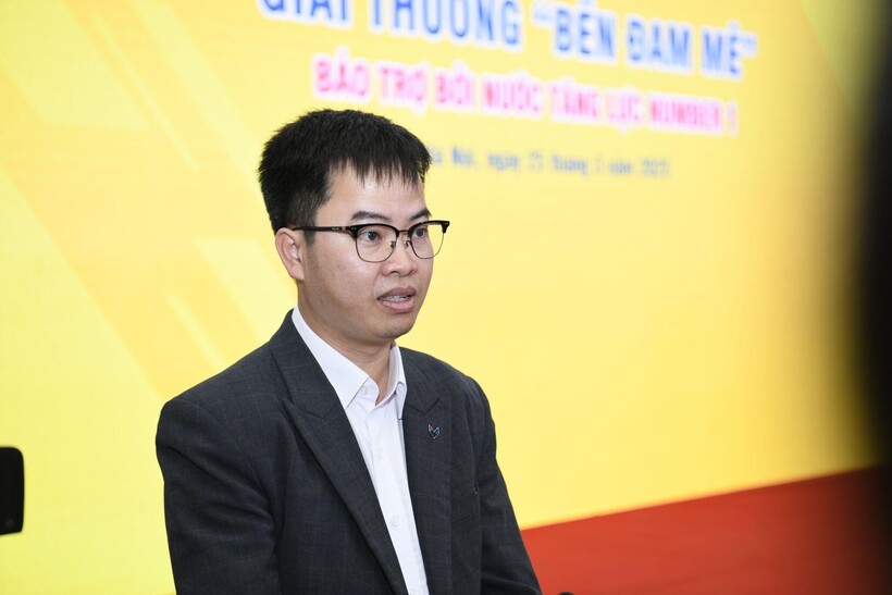 TS. Phạm Huy Hiệu được vinh danh tại giải thưởng Bền Đam Mê với dự án “Hệ thống AI dự đoán nguy cơ đột quỵ và kiểm soát huyết áp cá thể hóa” hợp tác cùng Viện Tim mạch Việt Nam (Bệnh viện Bạch Mai)