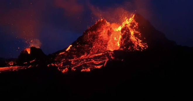 Cơ quan khí tượng Iceland cảnh báo khả năng núi lửa Sunddhnuksgigar phun trào là rất cao. Ảnh: Người lao động