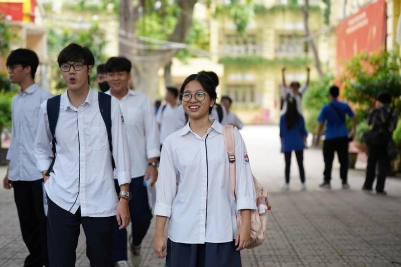 Bộ GD&ĐT khuyến khích các nhà trường và giáo viên tích cực khai thác, sử dụng các phần mềm, website ôn luyện trực tuyến. Ảnh minh họa: Giáo Dục và Thời Đại
