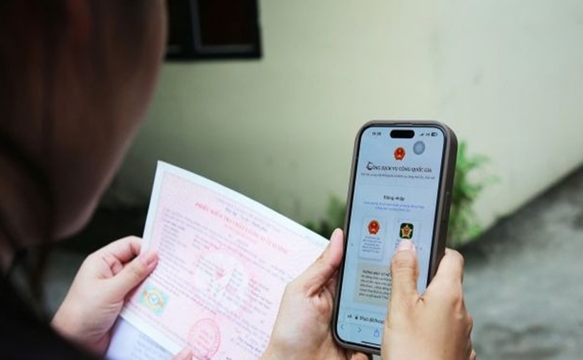 Chủ xe có thể tự thực hiện hoàn toàn trực tuyến 8 bước đăng ký xe nhập khẩu qua VNeID, từ năm 2025. (Ảnh: Cục cảnh sát giao thông)