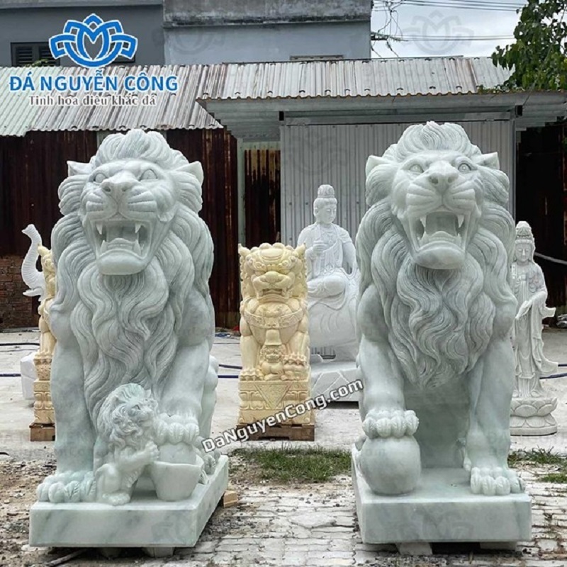Tượng sư tử đá nguyên khối
