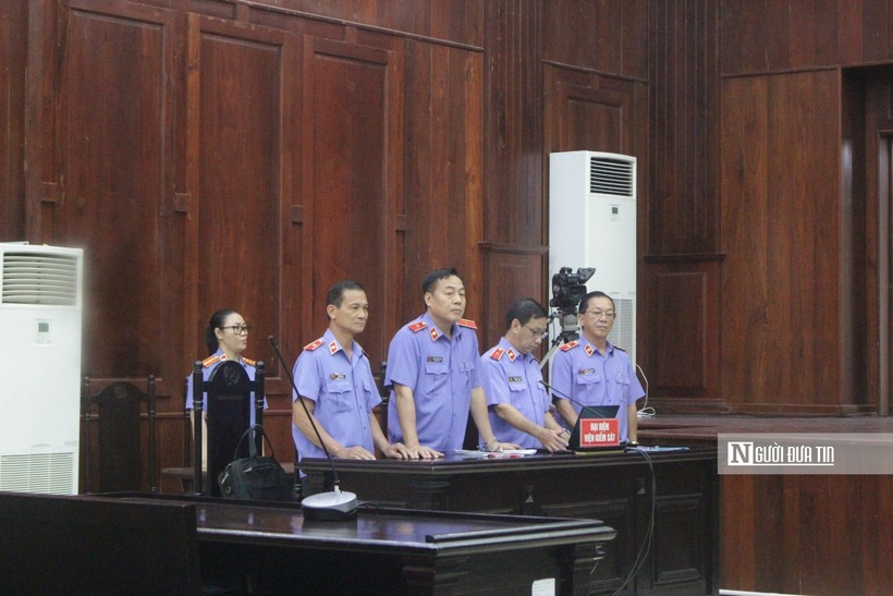 Đại diện VKSND Cấp cao tại Tp.HCM thực hành quyền công tố tại tòa.