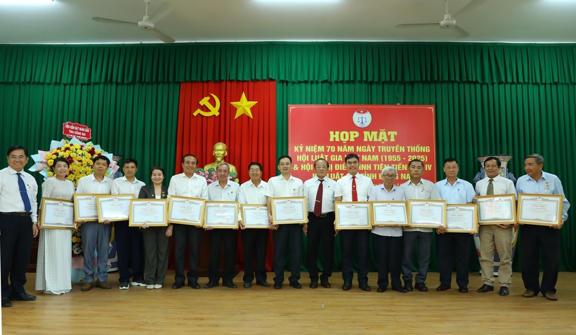 Hội Luật gia tỉnh khen thưởng các tập thể, cá nhân điển hình tiên tiến giai đoạn (2020-2025).