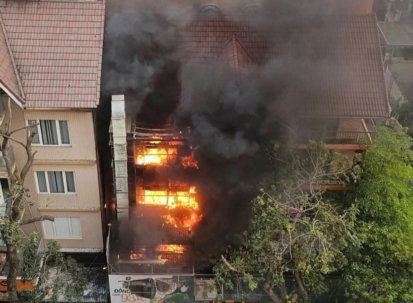 Khoảng 16h30 ngày 3/4, một đám cháy lớn bất ngờ xảy ra tại nhà hàng Bò tơ quán mộc, trên đường Lưu Hữu Phước, thuộc khu đô thị Mỹ Đình 2 (Nam Từ Liêm, Hà Nội).