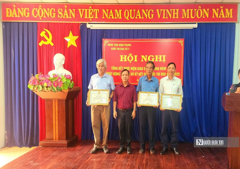 3 đơn vị có thành tích xuất sắc năm 2024 nhận bằng khen của UBND tỉnh Bình Phước.