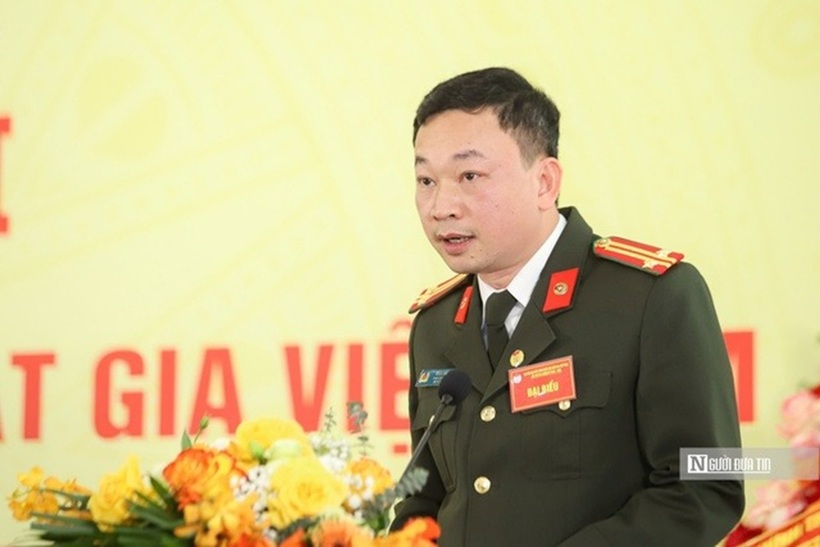 Chi hội Luật gia Bộ Công an là một trong những đơn vị đi đầu trong công tác nghiên cứu, hoàn thiện chính sách pháp luật. (Ảnh Trung tá Đào Anh Tới - Chi hội Phó Chi hội Luật gia Bộ Công trình bày tham luận với chủ đề "Đổi mới nâng cao chất lượng hoạt động của Chi hội Luật gia Bộ Công an trong công tác xây dựng và thi hành pháp luật của lực lượng công an nhân dân".