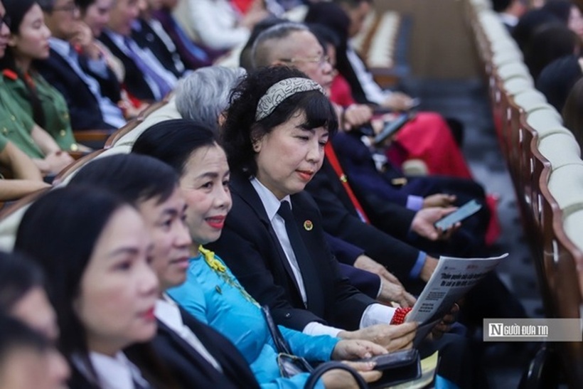 Các đại biểu dự buổi lễ.