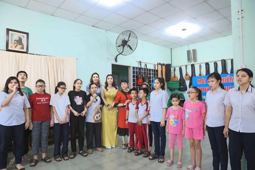 Sau đăng quang, Hoa hậu Diễm Giang ngày càng tích cực hoạt động thiện nguyện - 6