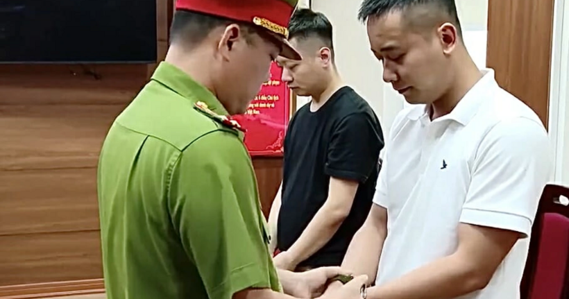 Cơ quan điều tra bắt tạm giam Quang Linh Vlogs và đồng phạm. Ảnh: VTV