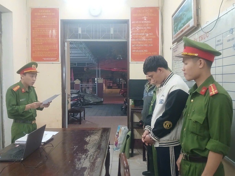 Hồ Viết Dũng bị bắt. Ảnh: Người Lao Động.