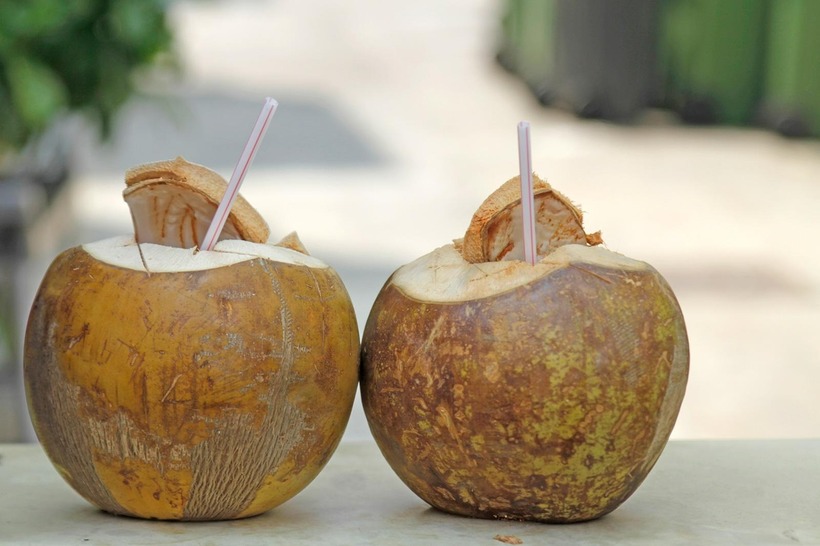 Người đàn ông bất ngờ tử vong sau khi uống một ngụm nước dừa. Ảnh minh họa.