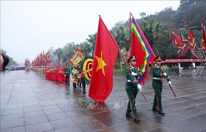 Chủ tịch nước Lương Cường lên núi Nghĩa Lĩnh dâng hương tưởng niệm các Vua Hùng - 3