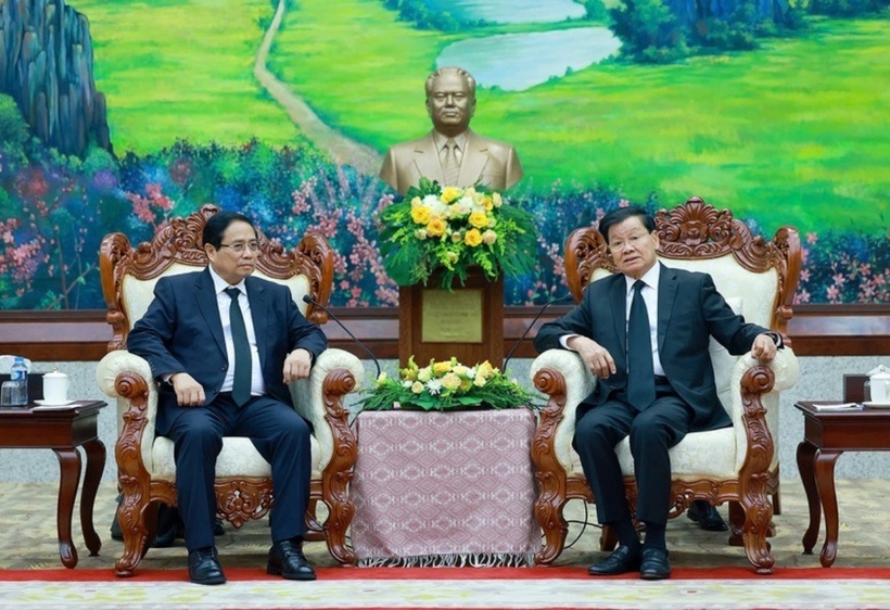 Thủ tướng Phạm Minh Chính hội kiến với Tổng Bí thư, Chủ tịch nước Lào Thongloun Sisoulith (Ảnh VGP).