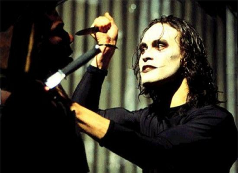 Tạo hình của Lý Quốc Hào trong phim "The Crow" (Ảnh: New York Post).
