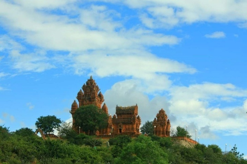 Tháp Pô Klông Garai. Ảnh minh họa.