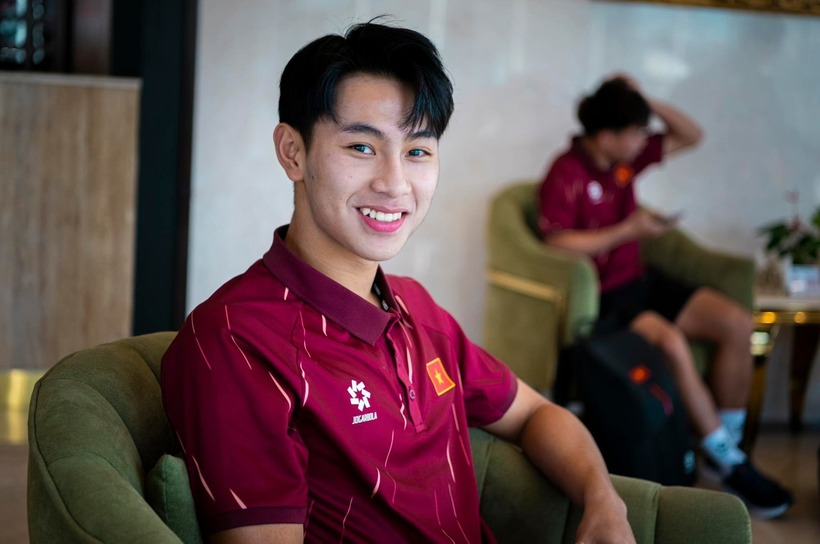 Ở giải U23 châu Á 2025, Gia Bảo chỉ là cầu thủ dự bị cho các đồng đội. Ảnh: Bảo Trần Gia.