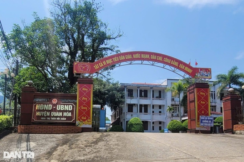 UBND huyện Quan Hóa xin gia hạn thời gian xác minh vụ việc hiệu trưởng bị tố có lời lẽ thiếu chuẩn mực với giáo viên. Ảnh: Dân trí