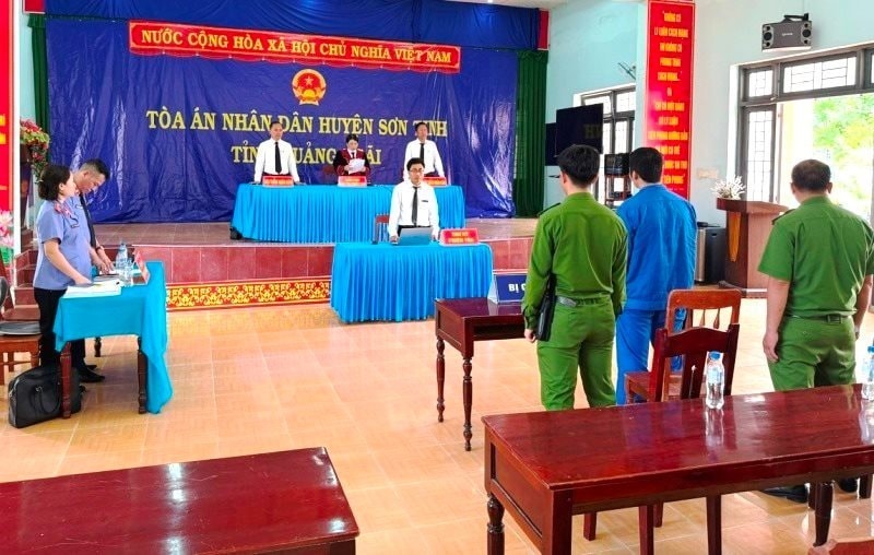 HĐXX phiên tòa lưu động đối với bị cáo Cao Anh Tuấn. Ảnh: Công lý