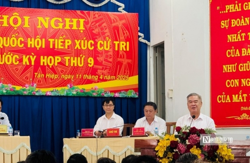 Ông Đoàn Hồng Tươi, Chủ tịch UBND Tp.Tân Uyên thông tin đến cử tri.