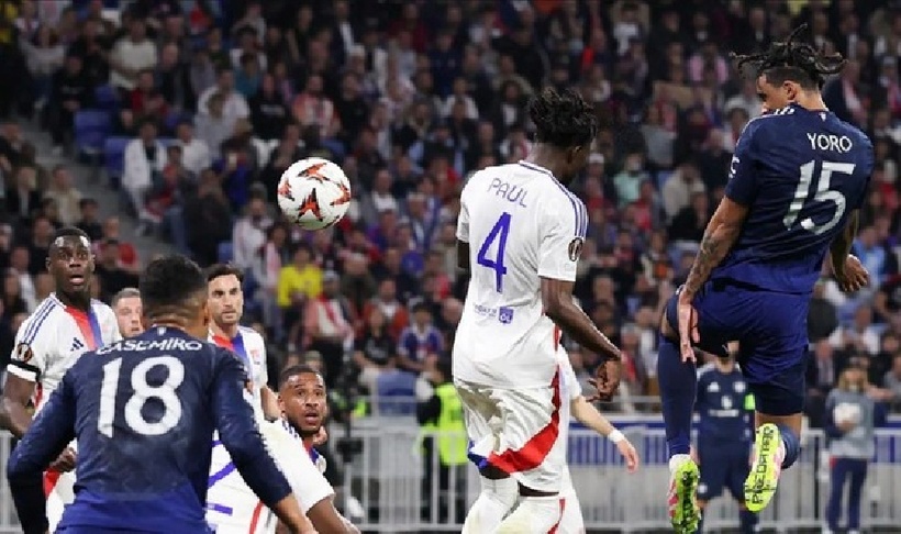 Kết quả bóng đá hôm nay ngày 11/4: Man United đánh rơi chiến thắng ở Lyon.