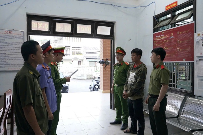 Lê Vại bị khởi tố, bắt tạm giam về hành vi “Cố ý gây thương tích”. Ảnh: Người Lao Động