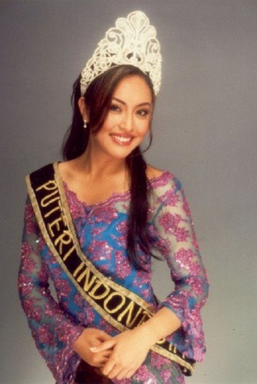 Angelina Sondakh – Hoa hậu Indonesia năm 2001 lĩnh án tù 4,5 năm do nhận số tiền “hoa hồng” 1,5 triệu USD. Ảnh: Dân Trí