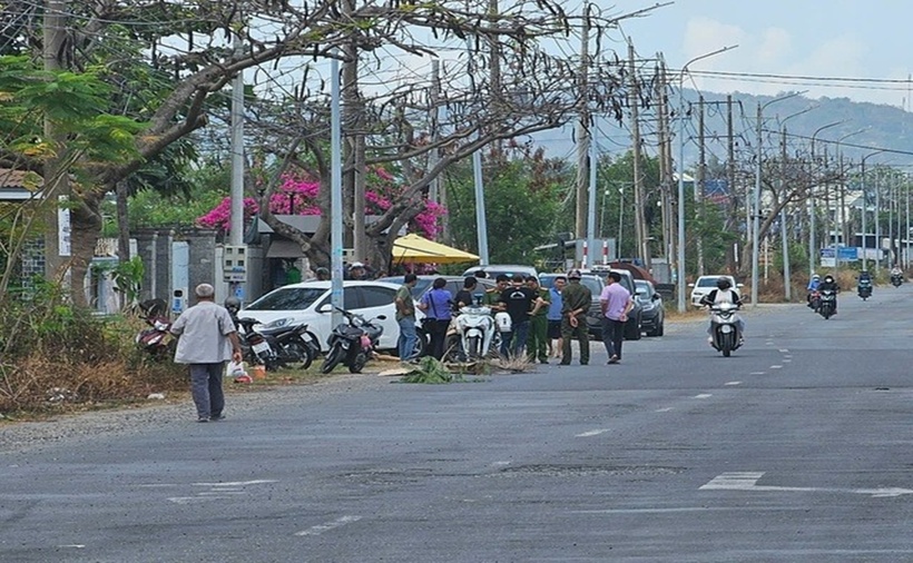 Hiện trường nơi ông H. dùng dao đâm bà P. tử vong. (Ảnh: Thanh niên)