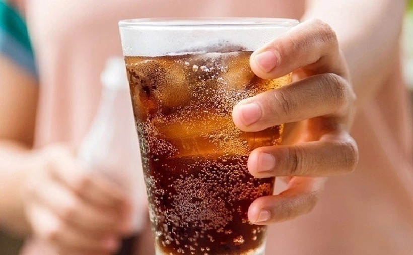 Soda và các đồ uống có ga khác như nước ngọt chứa axit phosphoric làm gián đoạn chức năng bình thường của thận.