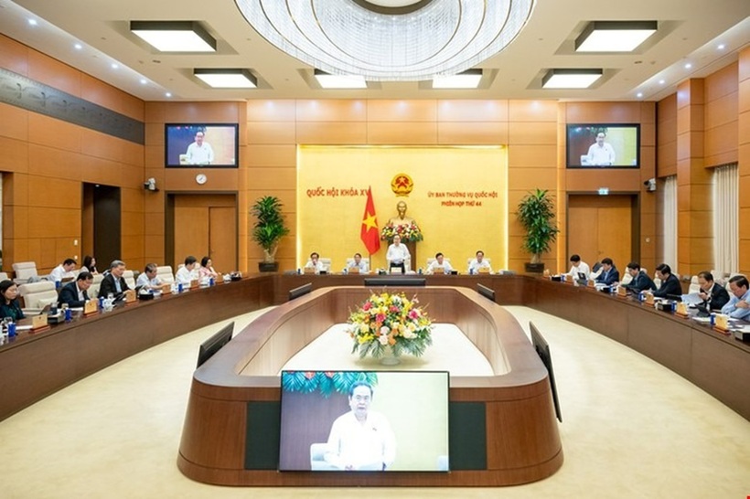 Toàn cảnh Phiên họp