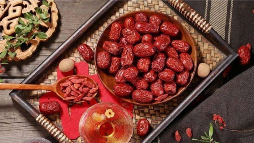 Kết hợp táo đỏ/táo gai với kỷ tử có thể đào thải độc tố gan trong cơ thể một cách hiệu quả. Ảnh minh họa.