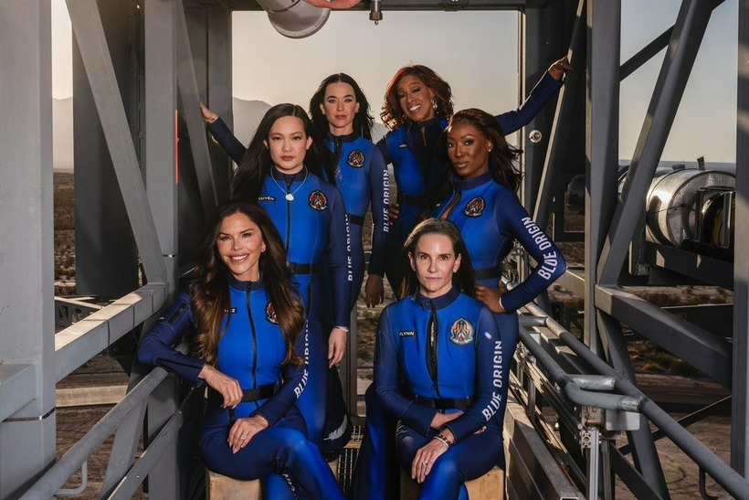Sáu người phụ nữ bay ra ngoài Trái đất vào ngày 14/4. Ảnh: Blue Origin/Dân trí