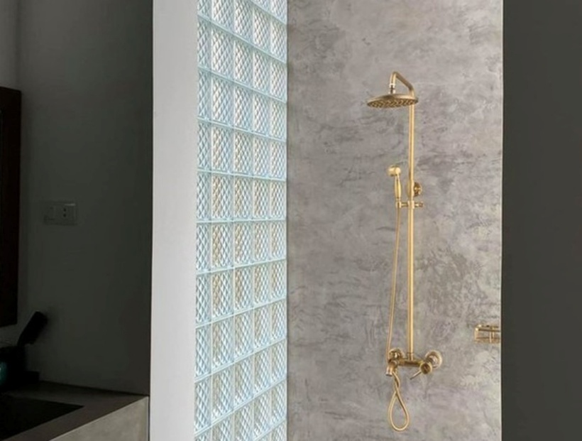 Một góc nhỏ được tiết lộ bên trong phòng tắm của căn biệt thự.