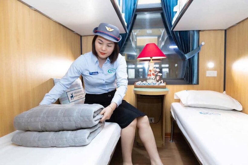 Đoàn tàu chất lượng cao Sông Lam gồm các toa tàu nằm hiện đại được ốp gỗ sang trọng, khoang VIP 4 giường, với không gian buồng ngủ, WC... thoáng đẹp, lịch sự và tiện nghi