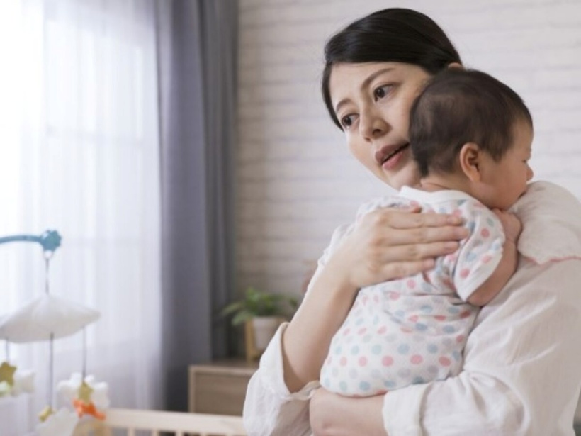 Người Nhật chọn phương pháp uống nước, sau đó đếm từ 1 đến 100 để giải quyết tình trạng nấc cụt. Ảnh minh họa.