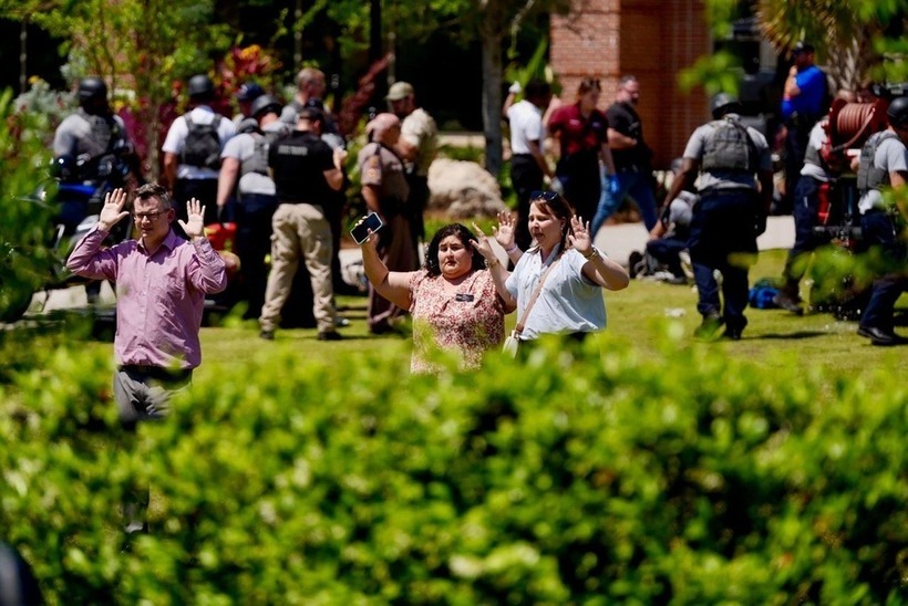 Vụ nổ súng xảy ra giữa trưa ngày 17/4 tại Đại học Florida. Ảnh: Reuters