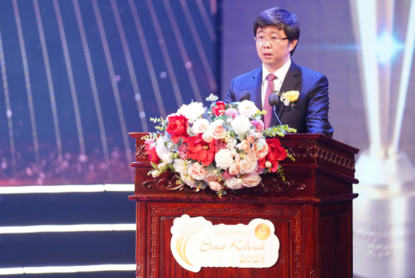 Ông Bùi Hoàng Phương, Thứ trưởng Bộ Khoa học và Công nghệ phát biểu tại Lễ trao giải Sao Khuê 2025